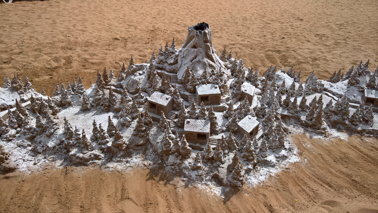 Ein kleines Kunstwerk am Strand
